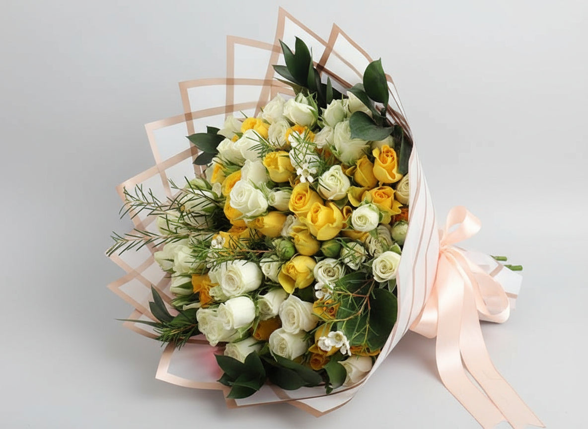 White Yellow Mix Hand Bouquet 30