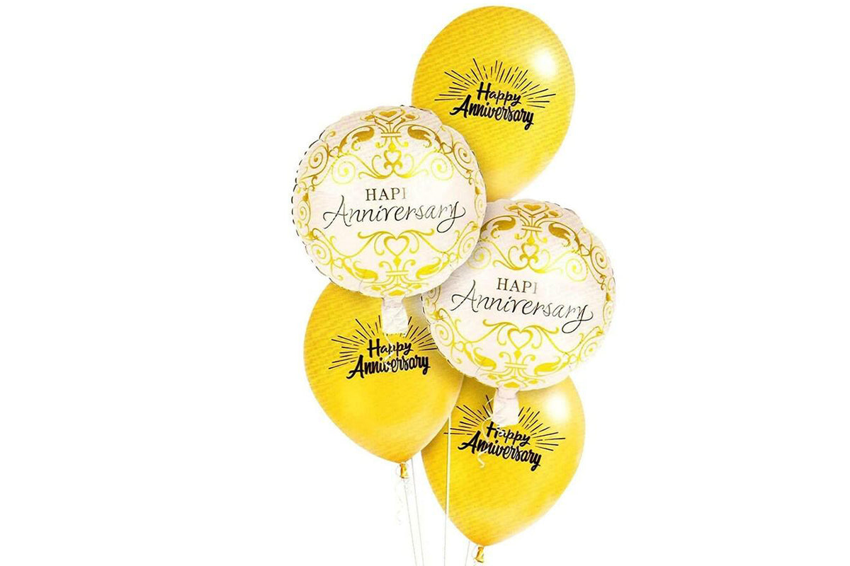 Yellow 'Happy Anniversary' balloons