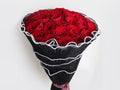 Red roses bouquet black lulu
