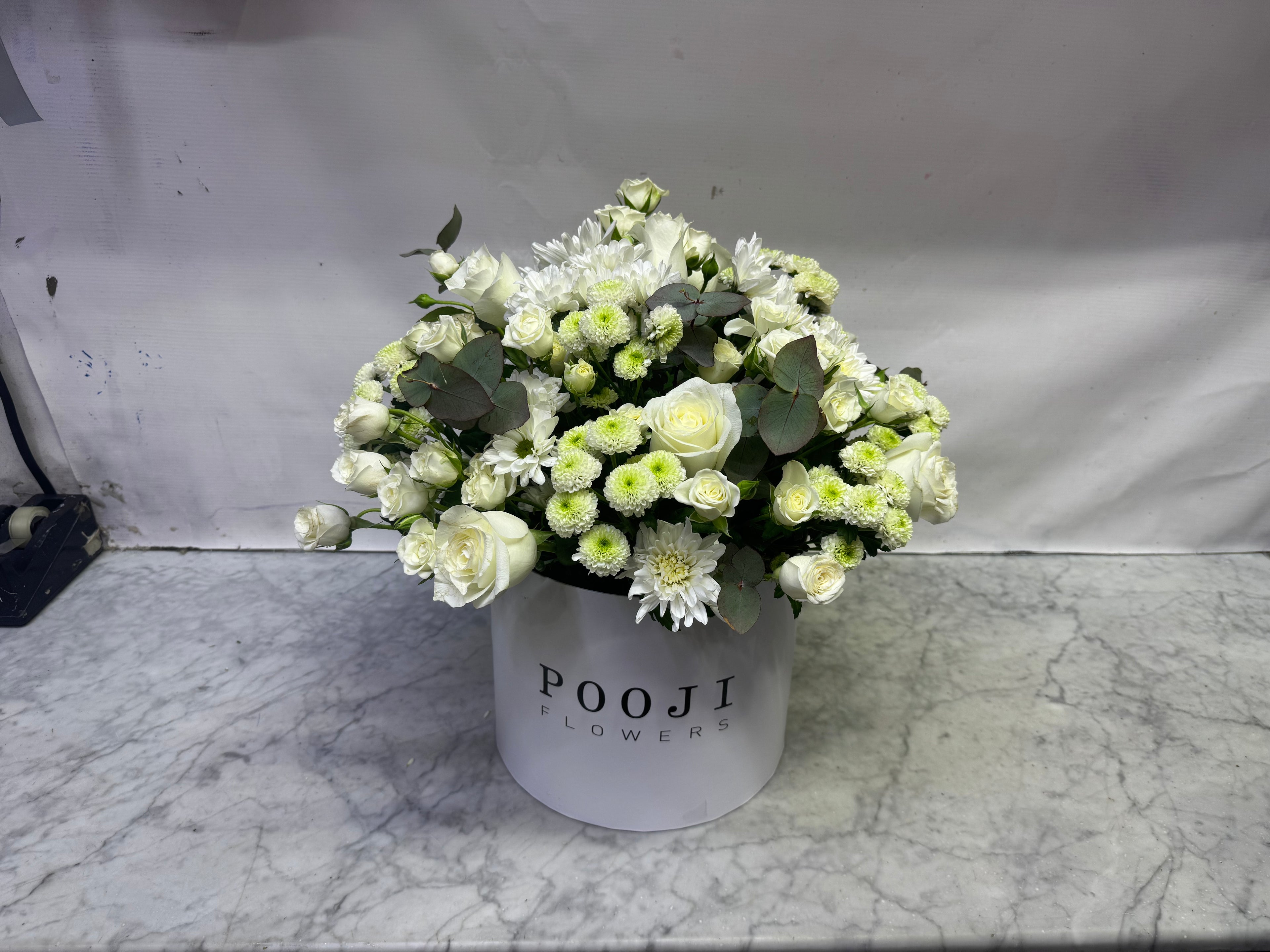 White mix flowes Box