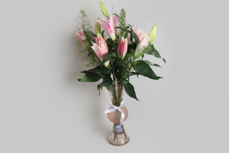 Premium Pink Lily Bouquet in Glass Vase - 5 Pieces — same-day flower delivery in Kuwait
