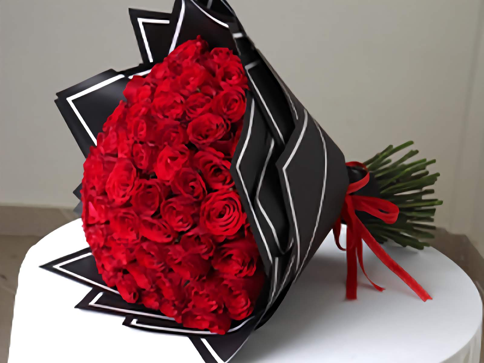 Premium Red Roses Hand Bouquet | 100 Red Roses