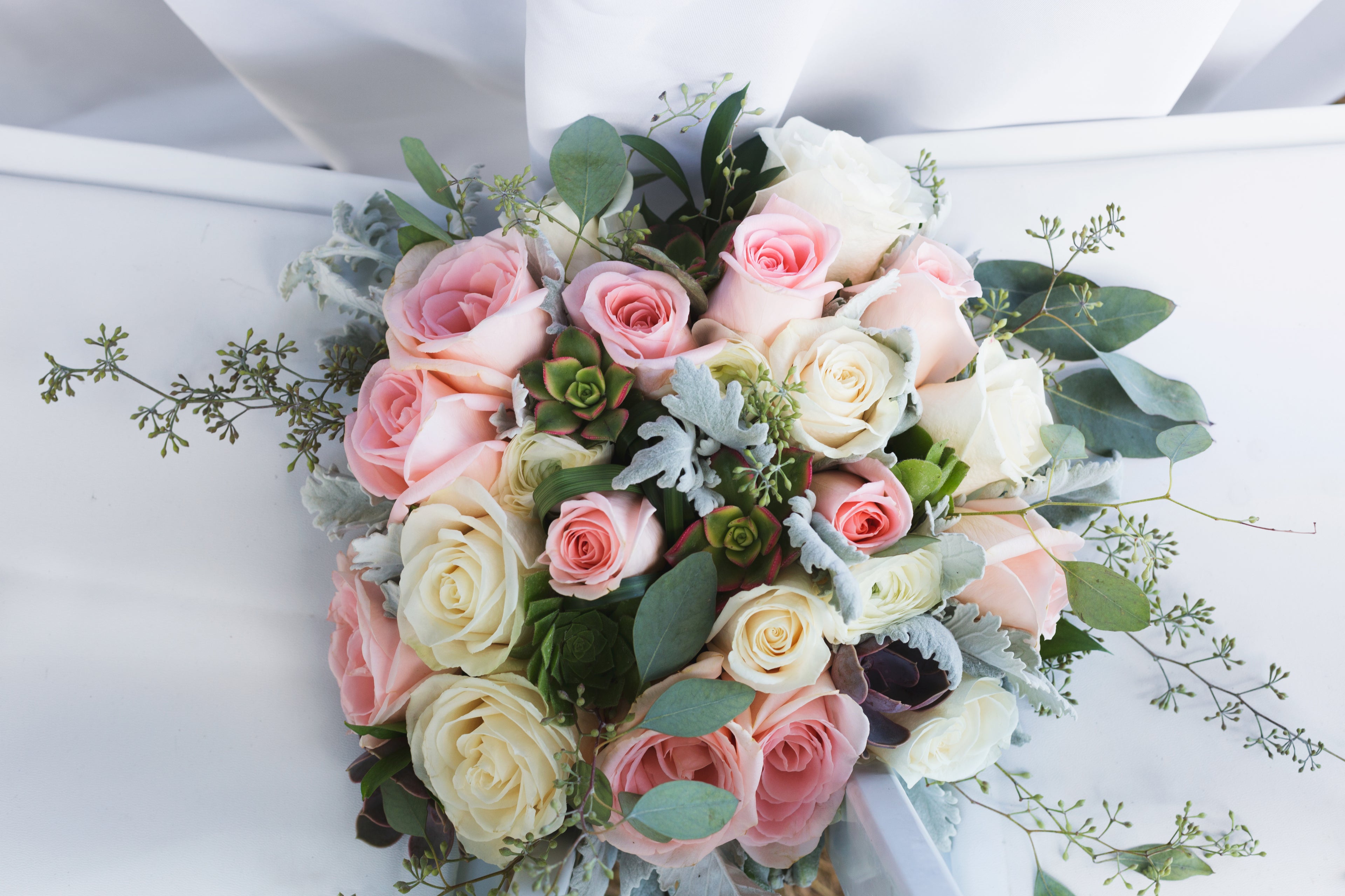 Flower Delivery in Kuwait - Fresh Flowers Online from Pooji Flowers