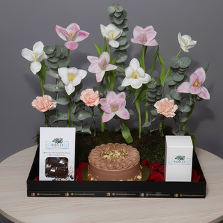 Tulip Flower Tray & Artisanal Cake Gift Set - close-up studio shot